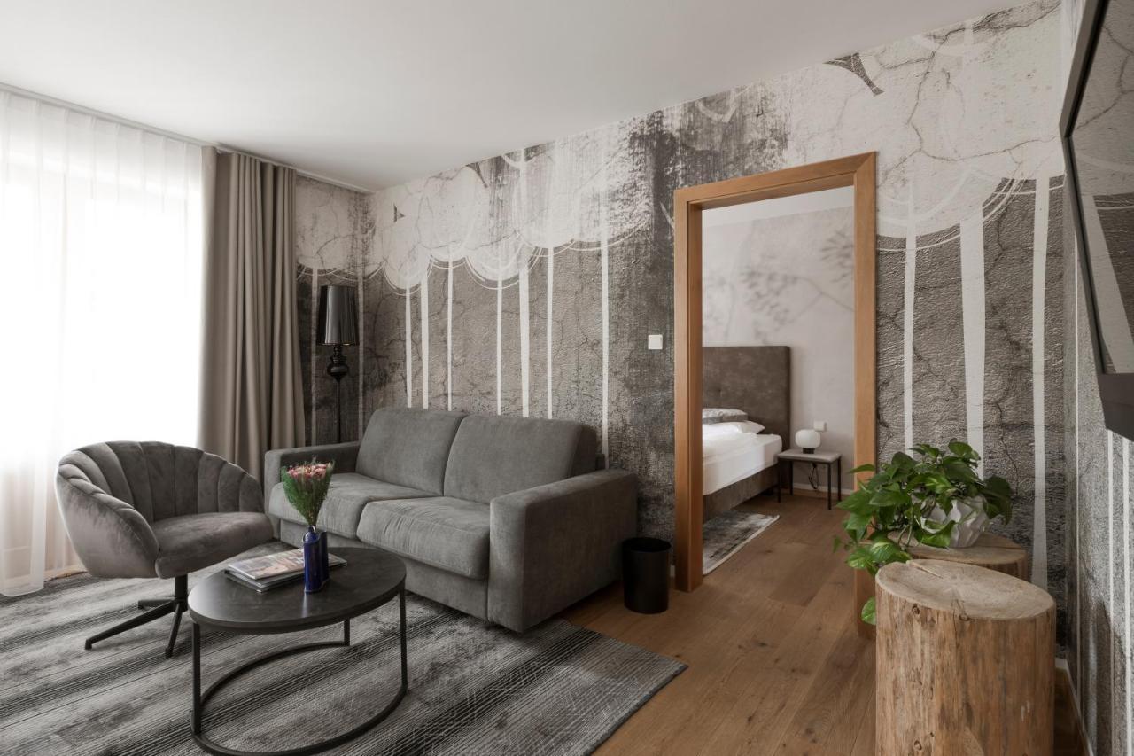 Mair Appartements In เชนนา ภายนอก รูปภาพ